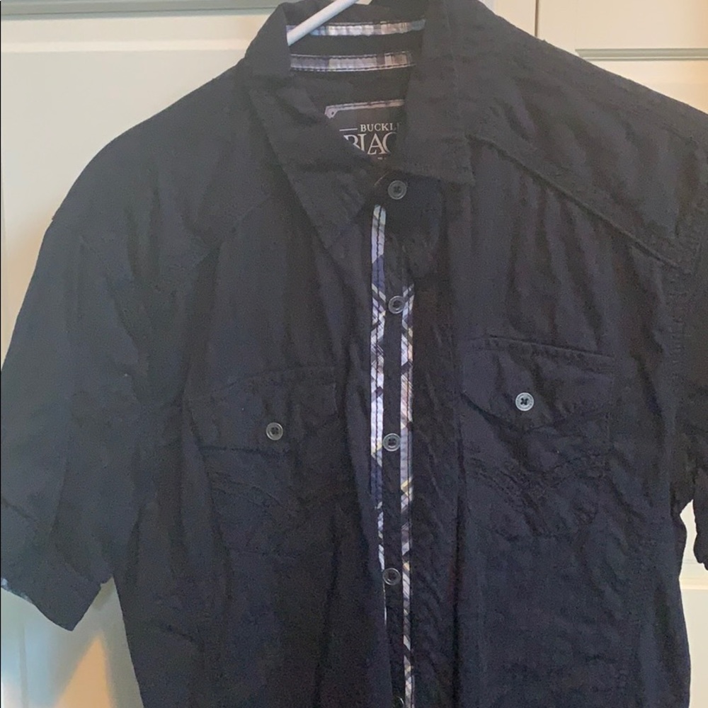 Short sleeve Buckle button down